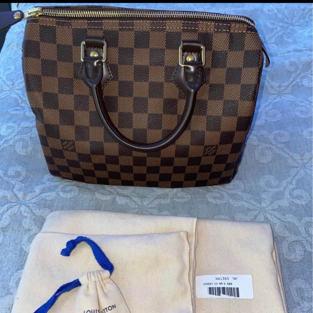 Louis Vuitton speedy 25 mint condition